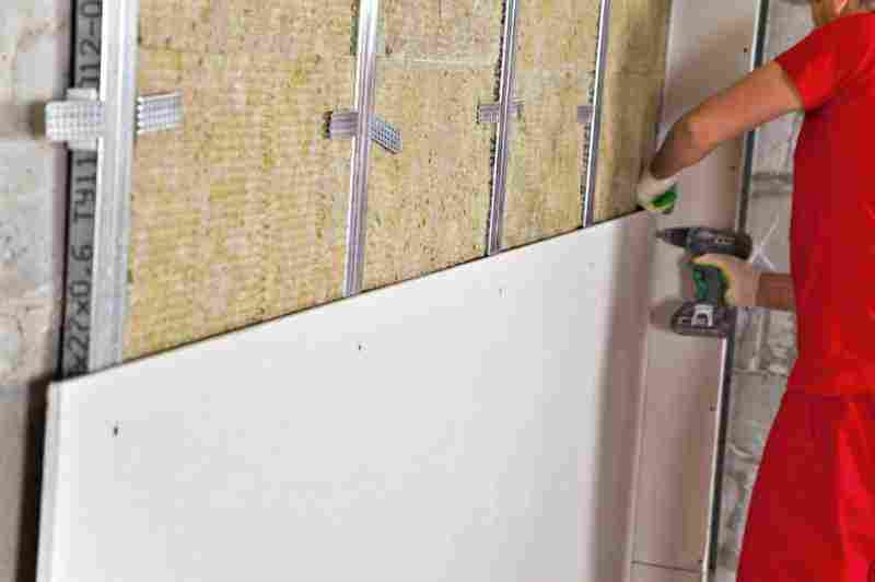 Как звукоизолировать стены в квартире: материалы и особенности монтажа