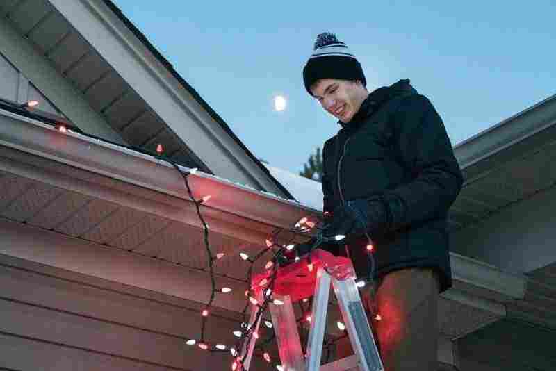 Как сделать праздничную подсветку на даче