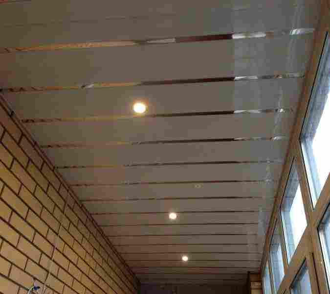 Качественное покрытие для потолка на лоджии
