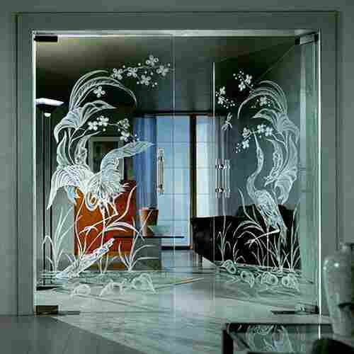 Гид по стеклянным дверям: виды, особенности монтажа, декорирования и ухода