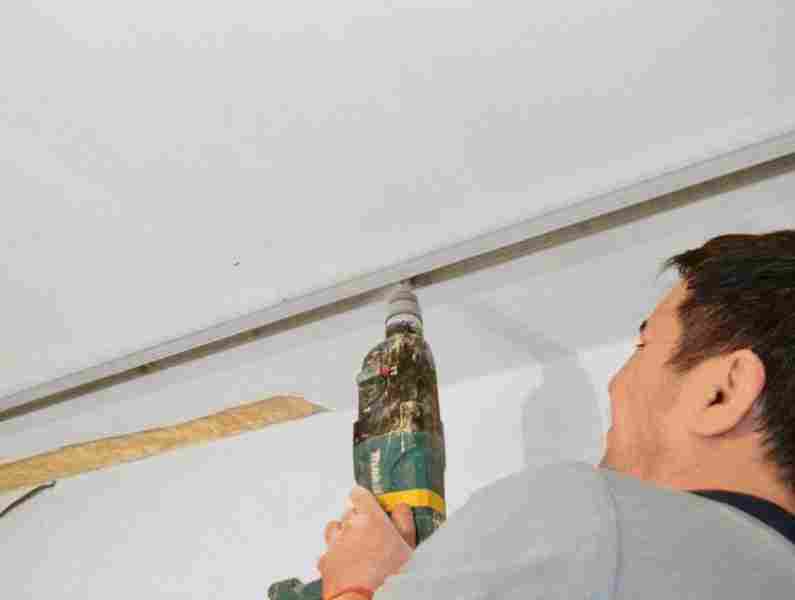 Гипсокартонный короб на потолке: как его смонтировать и оснастить светильниками