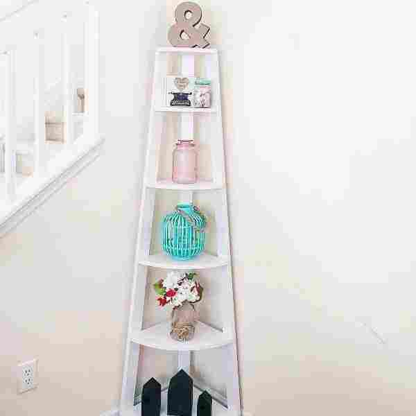 Во главе угла: 9 лучших идей для угловых полок