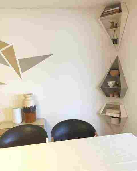 Во главе угла: 9 лучших идей для угловых полок