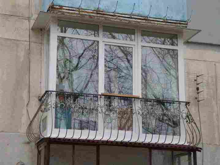 Французское остекление балкона