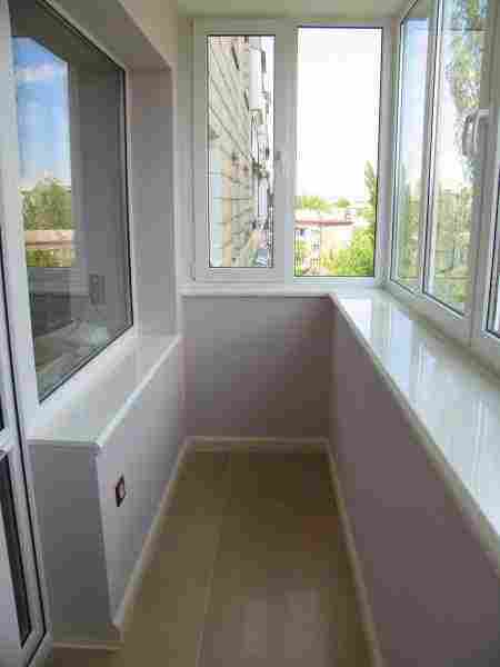 Подоконник на балконе