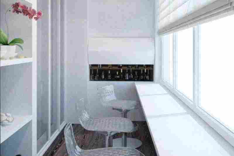 Подоконник на балконе