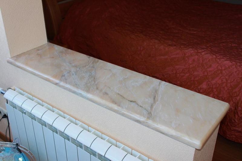 Подоконник на балконе