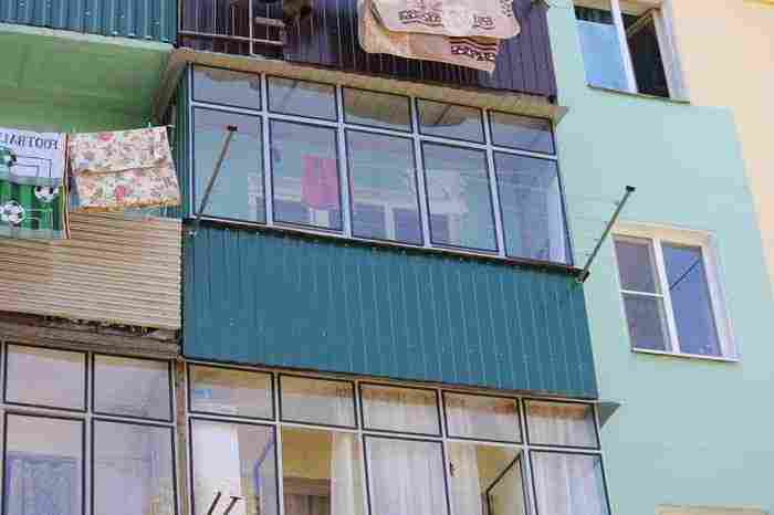 Остекление и отделка балконов