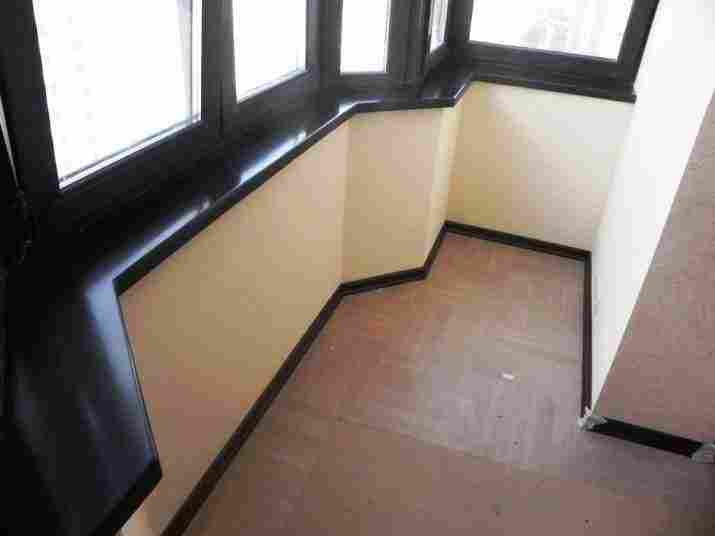 Подоконник на балконе