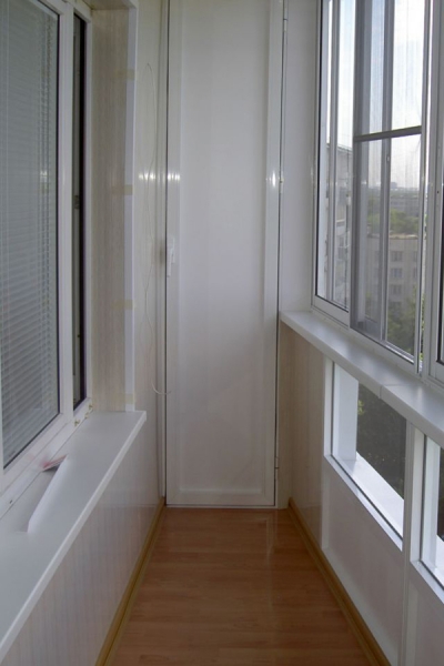 Подоконник на балконе