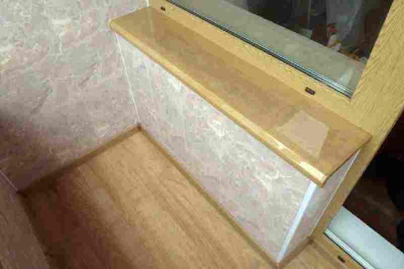 Подоконник на балконе