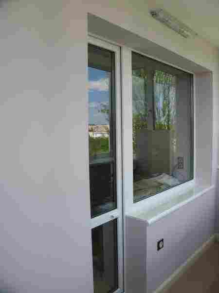 Подоконник на балконе