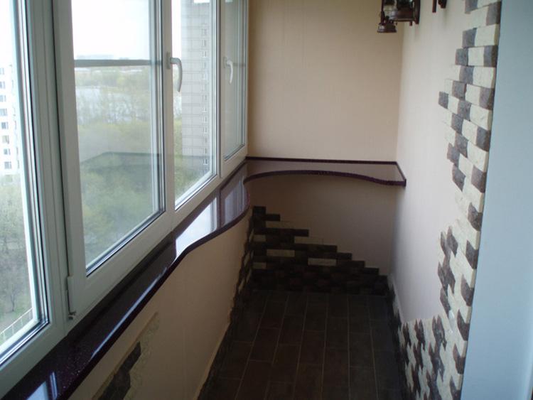 Подоконник на балконе