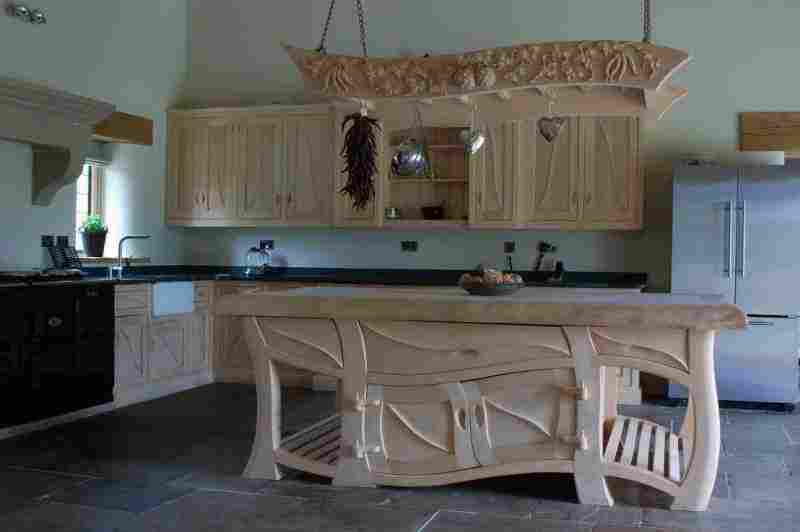 Мебель для кухни из дерева