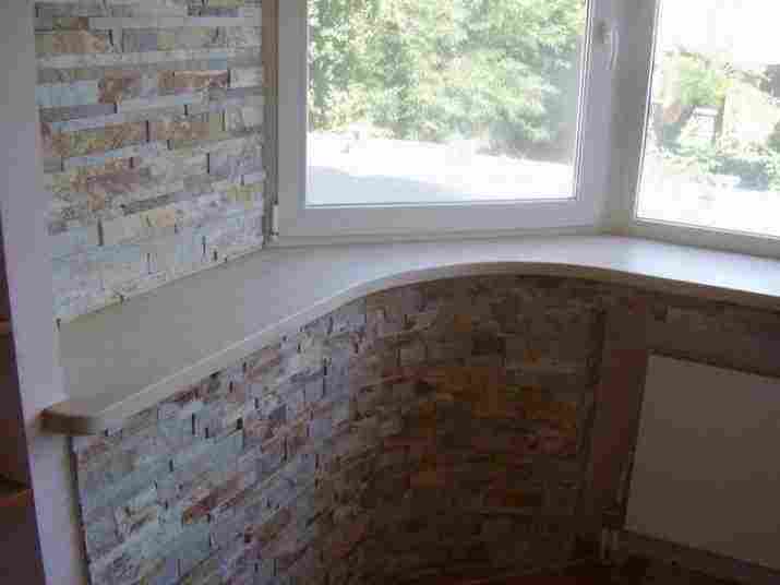 Подоконник на балконе