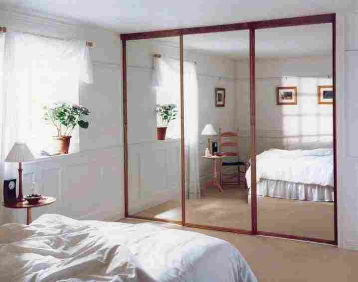 Шкаф-купе в спальню и его внутренне наполнение