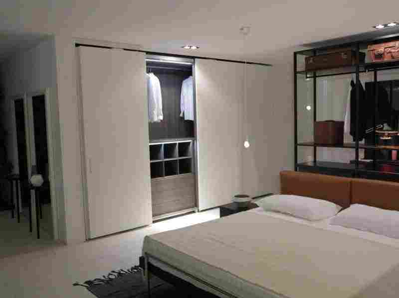 Шкаф-купе в спальню и его внутренне наполнение