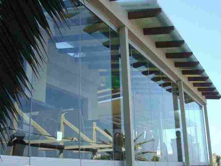 Безрамное остекление балконов