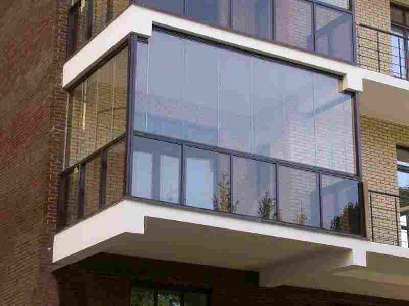 Безрамное остекление балконов