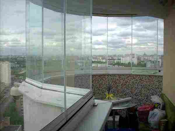 Безрамное остекление балконов