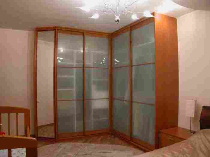 Шкаф-купе в спальню и его внутренне наполнение