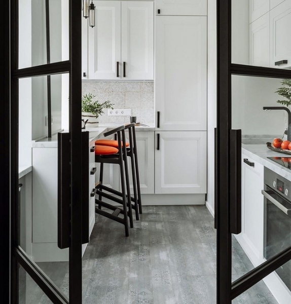 8 практичных и красивых идей с лофт-перегородками в интерьере