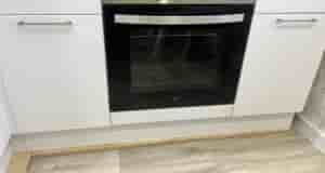 Здравствуйте, прошу помощи экспертов, может быть кто-нибудь подскажет как можно закрыть фанеру, находящуюся снизу?…