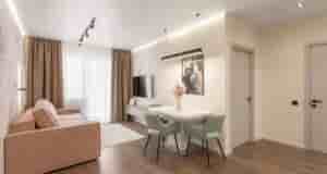 Современный качественный новый ремонт. Формат квартиры кухня студия + две спальни и хорошая гардеробная….