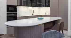 Вот такая красота получилась. Холодильник встроенный, просто шикарный, на 2 двери. Остров получилось очень…