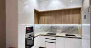 Вот такая красота получилась. Современная кухня до потолка с подсветкой рабочей зоны. Холодильник не…