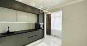 Сделали квартиру под дальнейшую продажу. Площадь квартиры — 60 кв.м. Абсолютно на всем экономили…