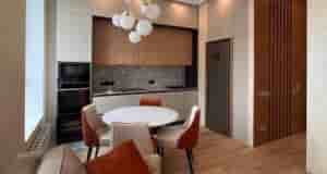 Кухня-гостиная сразу же после ремонта. Пришлось объединять, потому что кухня была очень маленькой. Сама…