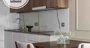 «Интерьер этой квартиры создавался для молодой мечтательной девушки, студентки магистратуры, которая всем сердцем обожает…