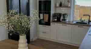 Замечательный пример грамотного использования свободного пространства. Все в едином контуре с идеальным треугольником. И…