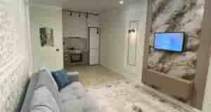 Евродвушка под аренду. Теплый пол в санузле. Квартира небольшая. Кухня-студия спальня. Выжали все что…