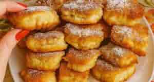 Достаю творог и яблоки — и через 15 минут на столе румяные, мягкие квадратики….