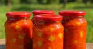 Лечо из кабачков — пошагово Нарезать: 1,5 кг кабачков, 6 перцев, 6 луковиц. Перекрутить:…