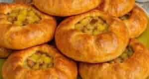 КУРНИК С КАРТОШКОЙ Ничего так не радует, как ароматный домашний курник с картошкой —…